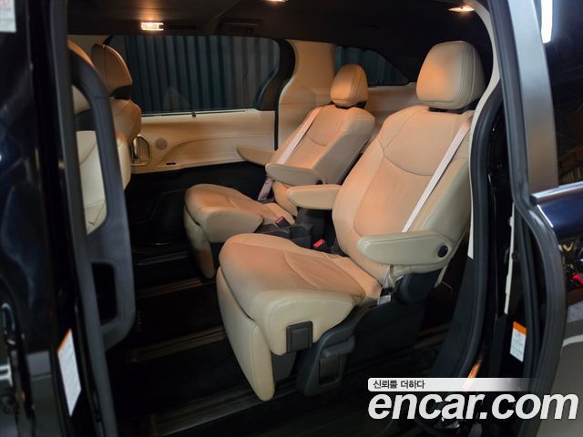 Toyota Sienna 2024 — photo 11