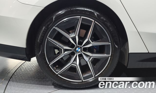BMW 5-Series 2024 — photo 5
