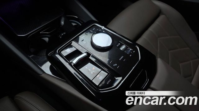 BMW 5-Series 2024 — photo 12