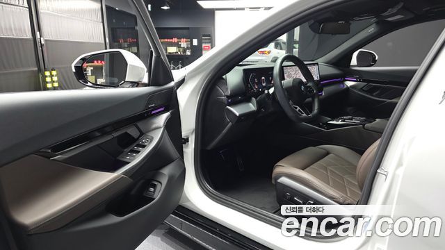 BMW 5-Series 2024 — photo 13