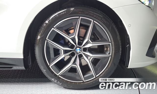 BMW 5-Series 2024 — photo 7
