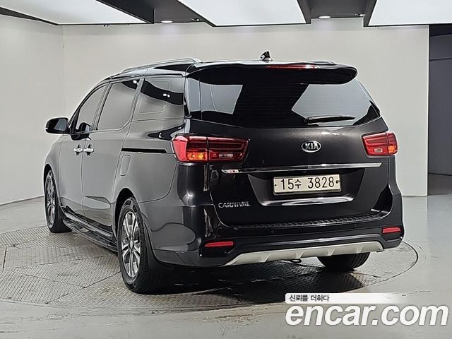 Kia Canival 2019 — photo 3