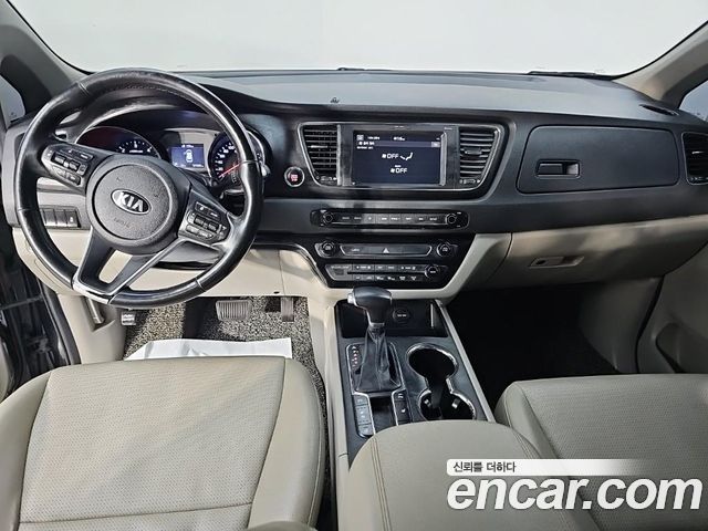 Kia Canival 2019 — photo 5