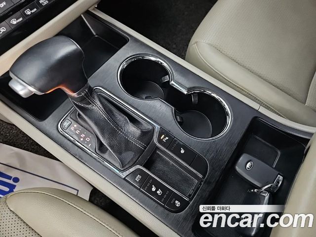 Kia Canival 2019 — photo 8