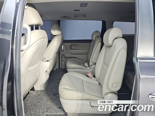 Kia Canival 2019 — photo 12