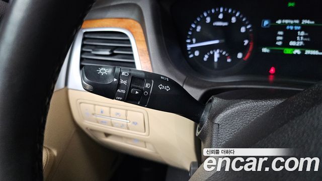 Genesis G80 2019 — photo 21