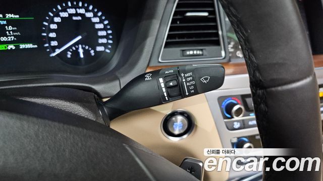 Genesis G80 2019 — photo 22