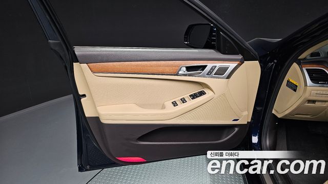 Genesis G80 2019 — photo 14