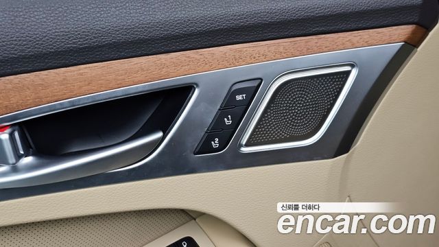 Genesis G80 2019 — photo 28