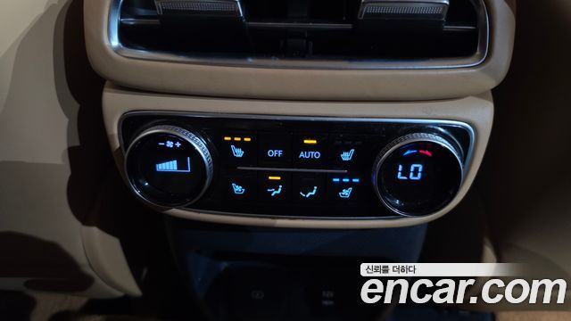Genesis GV80 2020 — photo 34