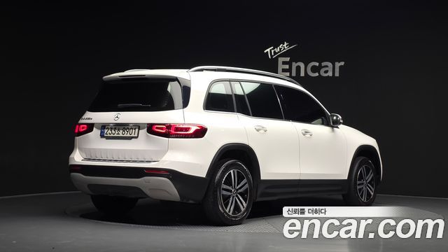 Mercedes-Benz GLB-Class 2021 — photo 2