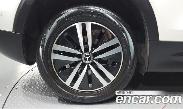 Mercedes-Benz GLB-Class 2021 — photo 5