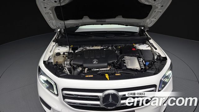 Mercedes-Benz GLB-Class 2021 — photo 6