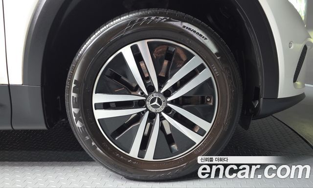Mercedes-Benz GLB-Class 2021 — photo 7