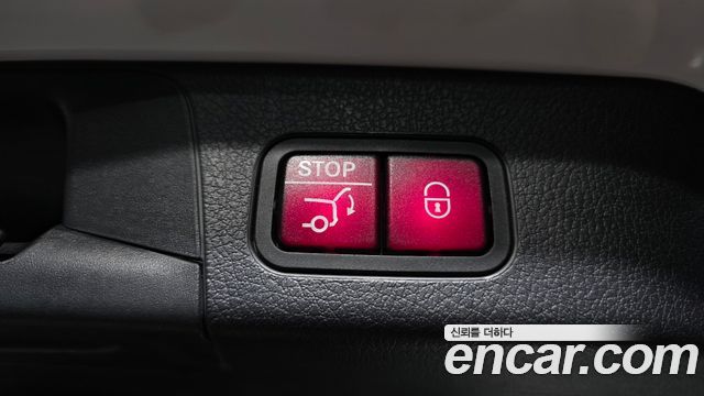 Mercedes-Benz GLB-Class 2021 — photo 31