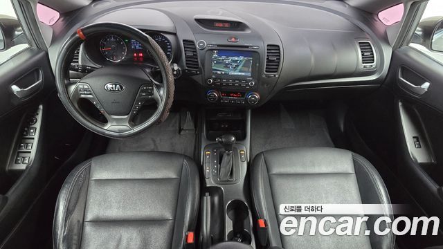 Kia K3 2015 — photo 10