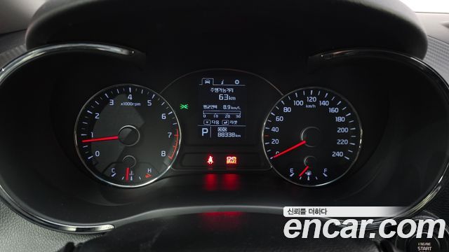 Kia K3 2015 — photo 11