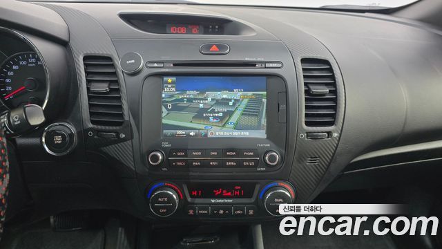 Kia K3 2015 — photo 18