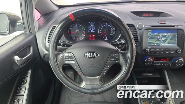 Kia K3 2015 — photo 19
