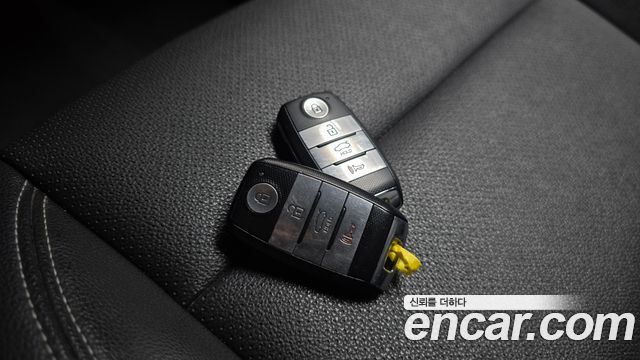 Kia K3 2015 — photo 21