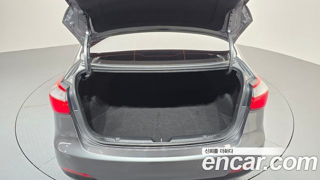 Kia K3 2015 — photo 22