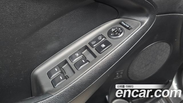 Kia K3 2015 — photo 28