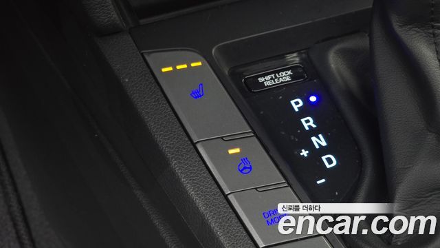 Hyundai AVANTE 2016 — photo 26