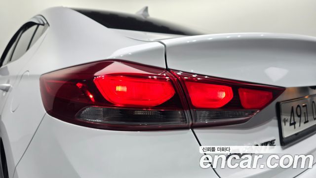 Hyundai AVANTE 2016 — photo 9
