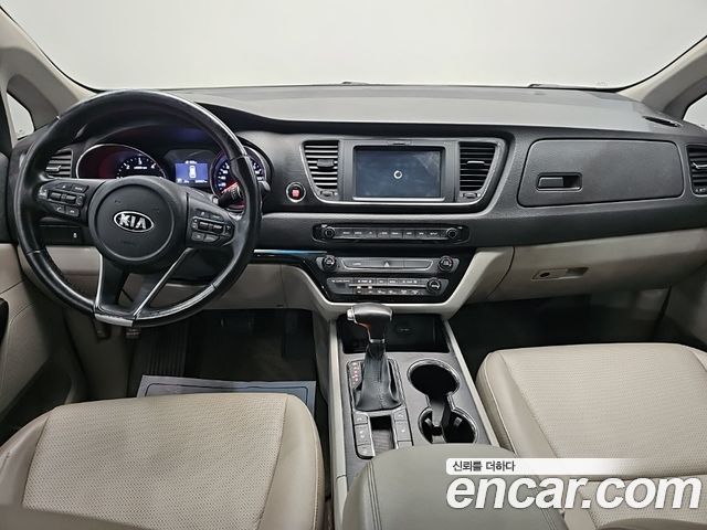 Kia Canival 2019 — photo 7