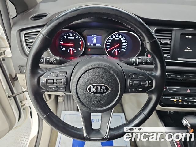 Kia Canival 2019 — photo 9