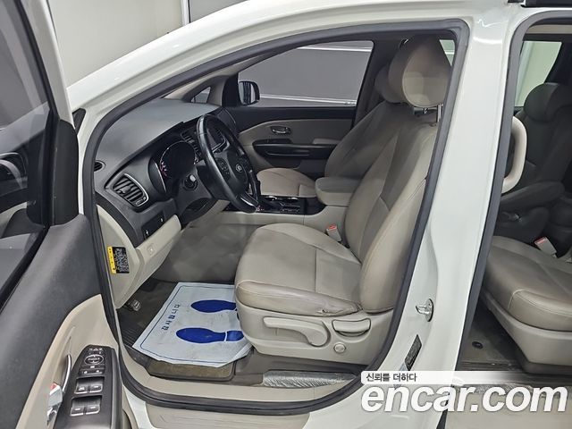 Kia Canival 2019 — photo 11
