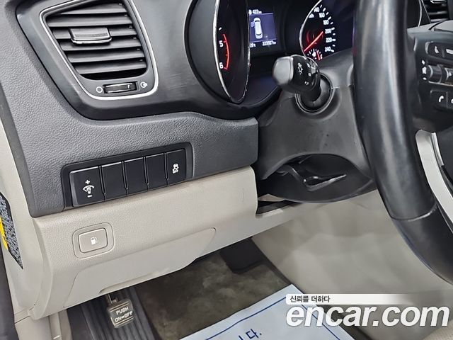 Kia Canival 2019 — photo 18