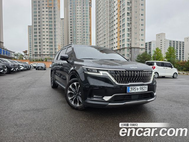 Kia Canival 2023 — photo 1