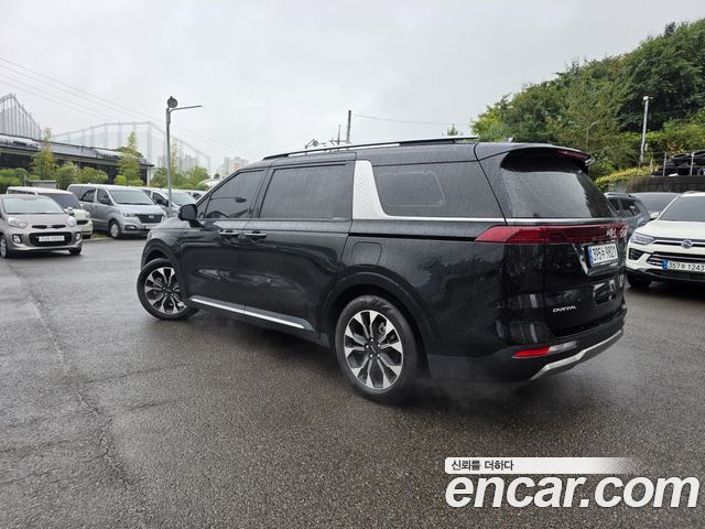 Kia Canival 2023 — photo 3