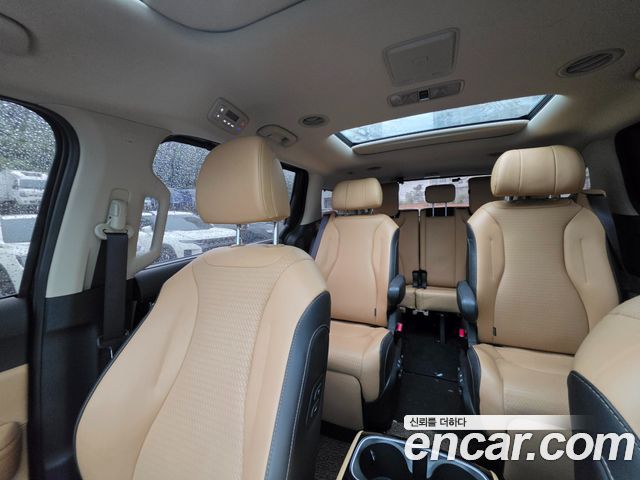 Kia Canival 2023 — photo 6