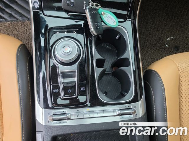 Kia Canival 2023 — photo 9