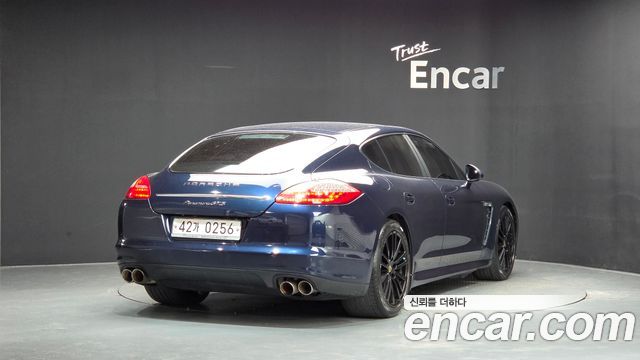 Porsche Panamera 2011 — photo 2