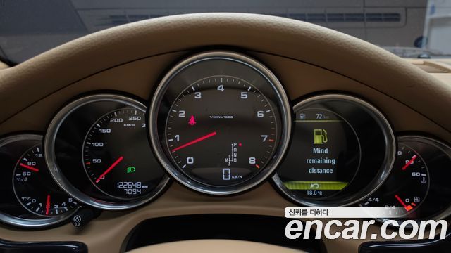 Porsche Panamera 2011 — photo 11