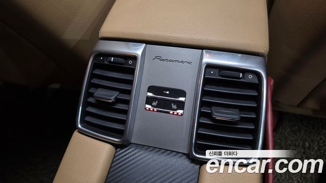 Porsche Panamera 2011 — photo 22