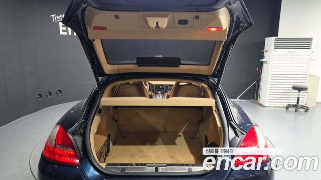Porsche Panamera 2011 — photo 26