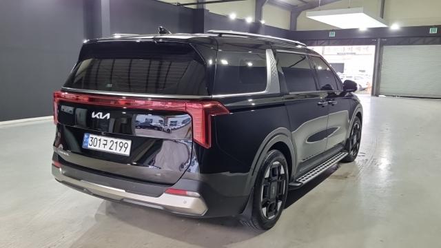 Kia Canival 2025 — photo 2