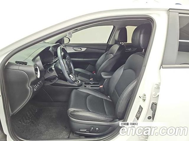 Kia K3 2022 — photo 11