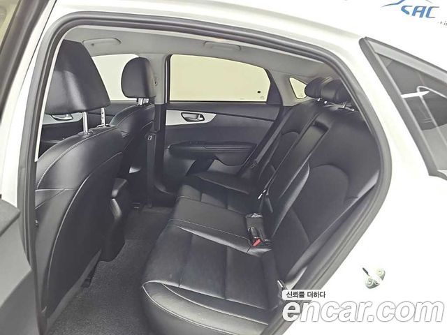 Kia K3 2022 — photo 12