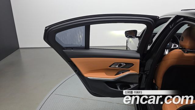 BMW 3-Series 2024 — photo 15