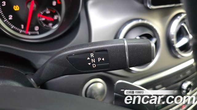 Mercedes-Benz CLA-Class 2018 — photo 12