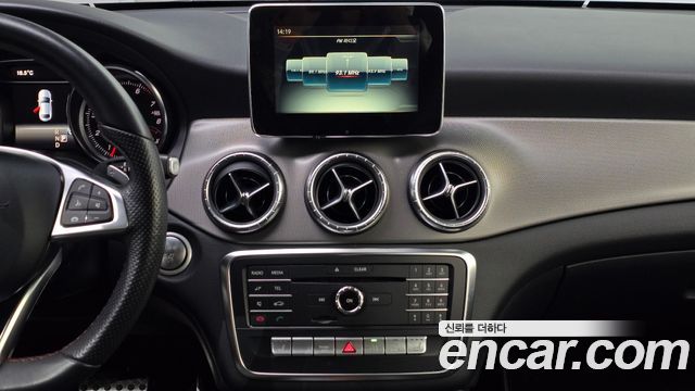 Mercedes-Benz CLA-Class 2018 — photo 18