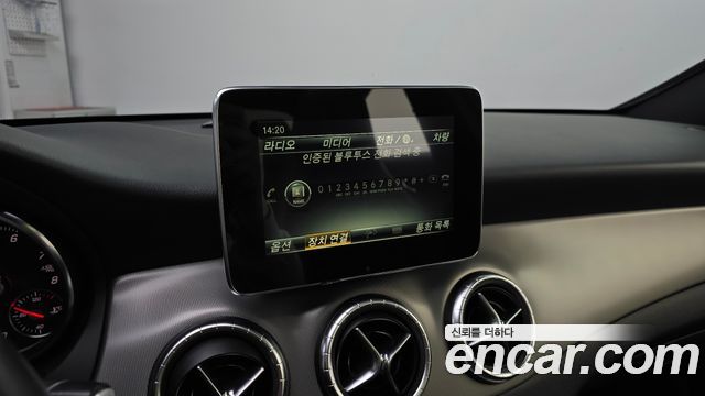 Mercedes-Benz CLA-Class 2018 — photo 20