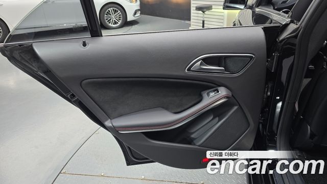 Mercedes-Benz CLA-Class 2018 — photo 15
