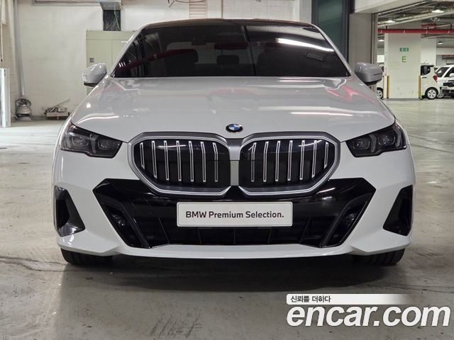 BMW 5-Series 2025 — photo 2