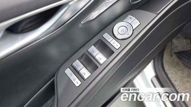 Genesis G80 2022 — photo 29